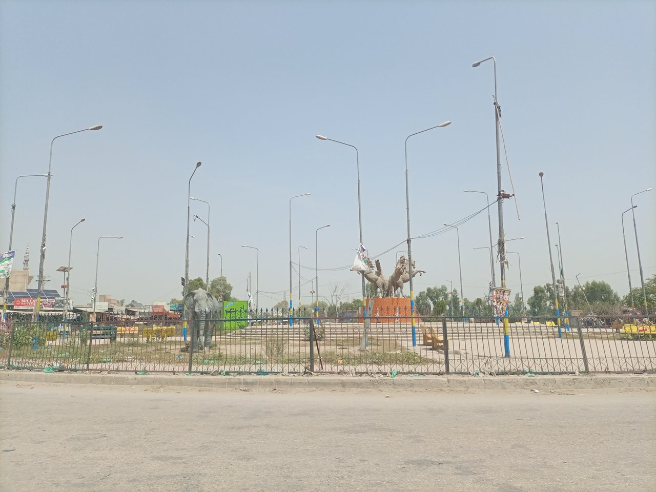 A street scene at Qureshi Morr in Dera Ismail Khan, Khyber Pakhtunkhwa