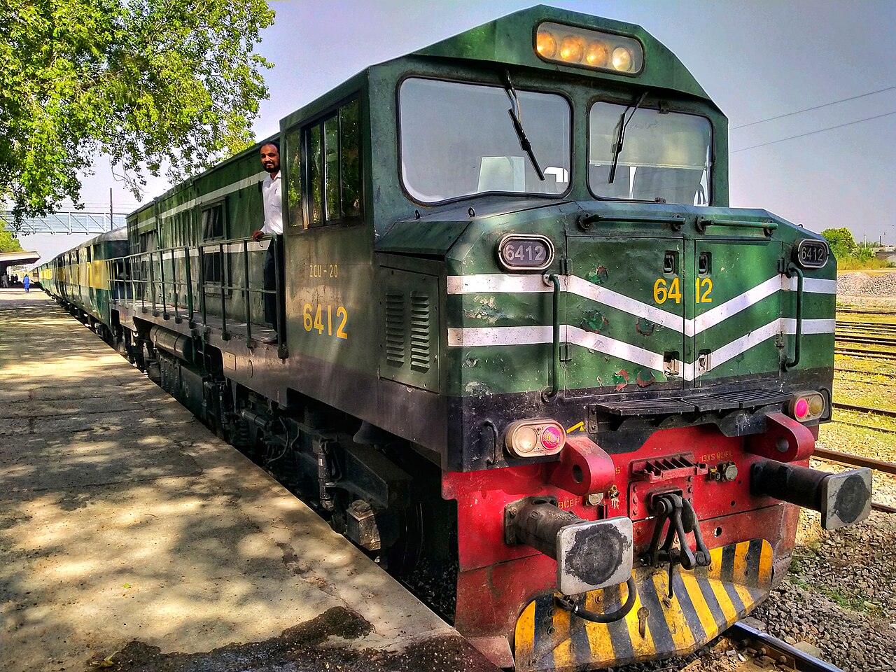 A Pakistan Railways ZCU-20 locomotive at the head of the Jaffar Express at Attock City Junction.