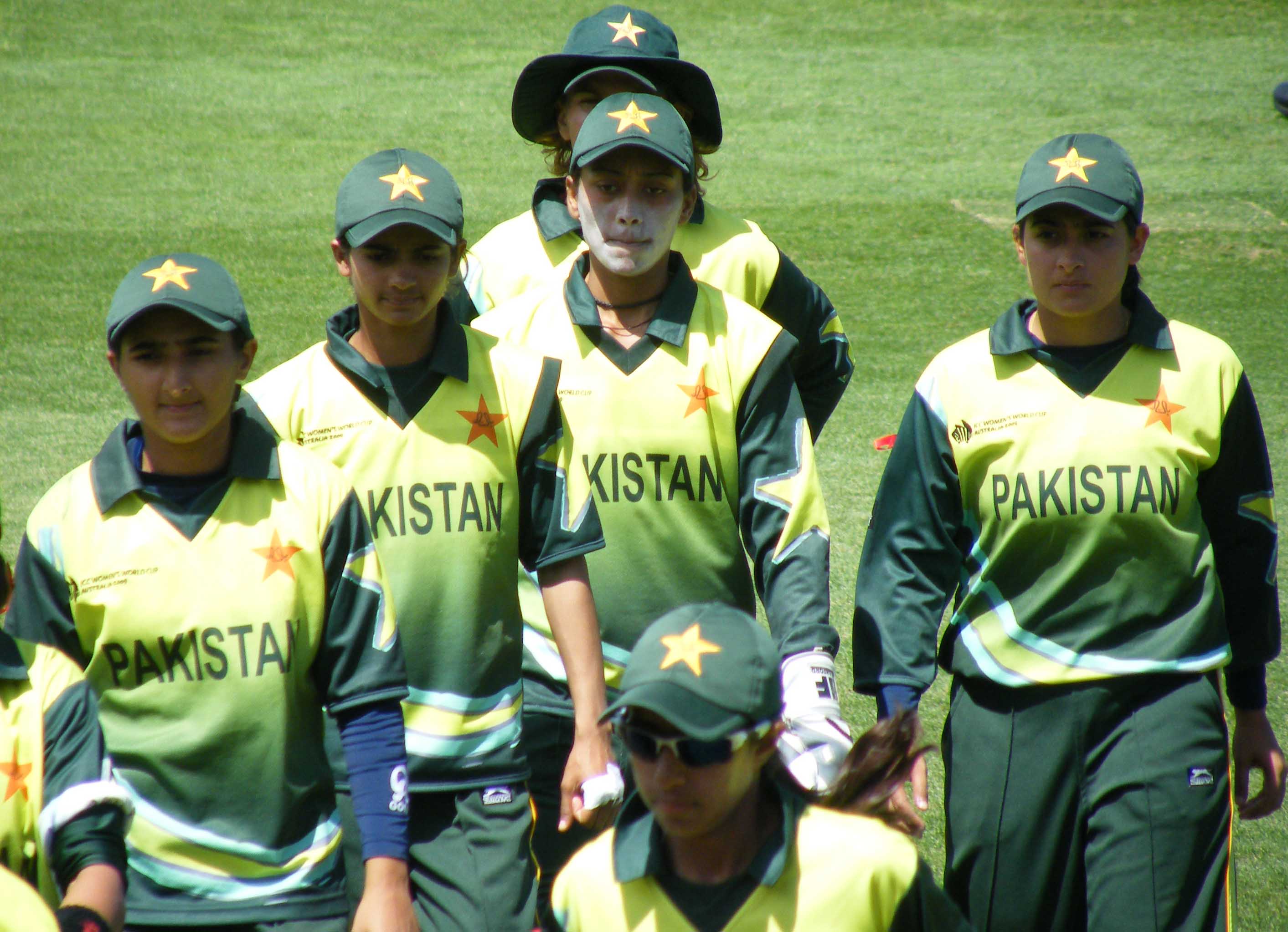 The Pakistan women's cricket team posing together on the field at the 2009 Women's Cricket World Cup in Sydney