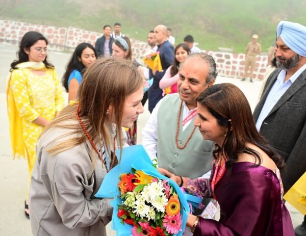 गैरसैंण की मिट्टी ने जीता विदेशी मेहमानों का दिल, उत्तराखंड की संस्कृति और सौंदर्य सराहा